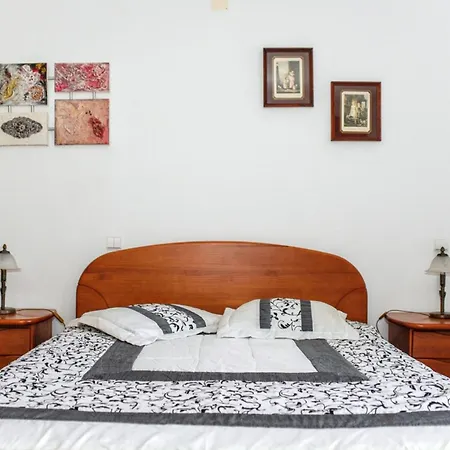 Cosy House Near With Shared Swimming Pool Holiday home *