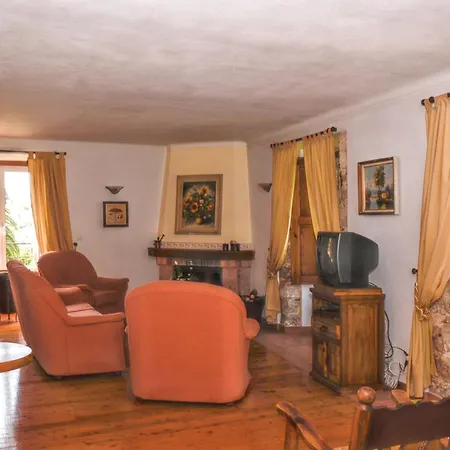 Cosy House Near With Shared Swimming Pool *