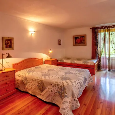 Cosy House Near With Shared Swimming Pool Porto de Mos (Leiria)