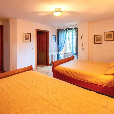 Cosy House Near With Shared Swimming Pool Porto de Mos (Leiria)
