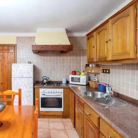 Cosy House Near With Shared Swimming Pool Ferienhaus Porto de Mós