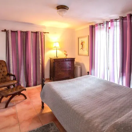 Cosy House Near With Shared Swimming Pool * Porto de Mos (Leiria)