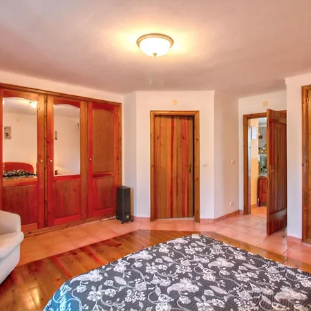 Ferienhaus Cosy House Near With Shared Swimming Pool