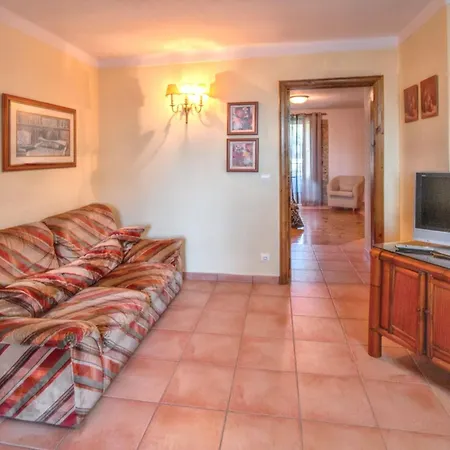 Cosy House Near With Shared Swimming Pool Ferienhaus Porto de Mós