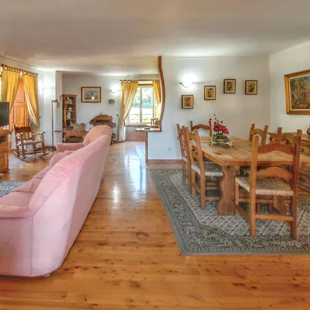 Nyaraló Cosy House Near With Shared Swimming Pool Porto de Mós