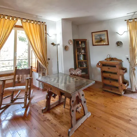 Cosy House Near With Shared Swimming Pool *