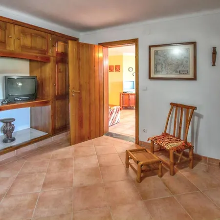 Cosy House Near With Shared Swimming Pool Porto de Mos (Leiria)