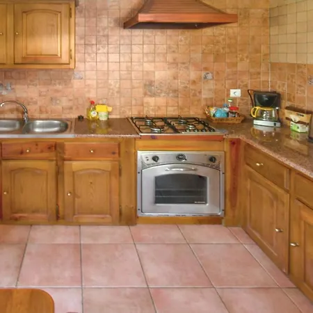 Cosy House Near With Shared Swimming Pool * Porto de Mos (Leiria)
