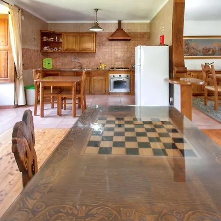 Cosy House Near With Shared Swimming Pool