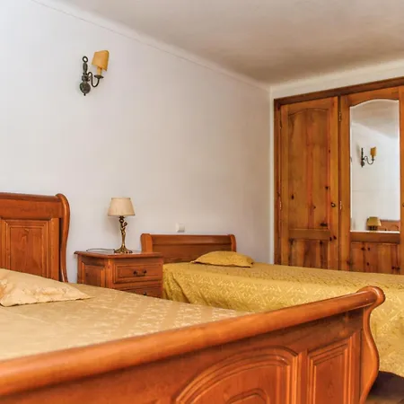 Cosy House Near With Shared Swimming Pool Nyaraló Porto de Mós